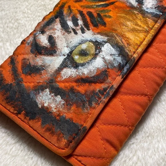 SOLD Hand-Painted Tiger’s Eye Quilted Wallet ‘Staring Contest’ - Picture 4 of 15